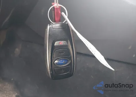 2021 Subaru Ascent Premium z USA, uszkodzony, nr VIN 4S4WMAFD3M3454662